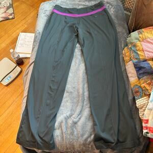 Nike pants size medium